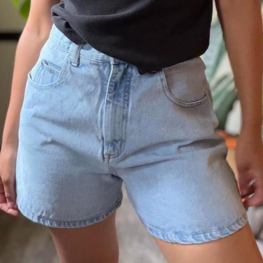 Vintage light wash Honors jean shorts